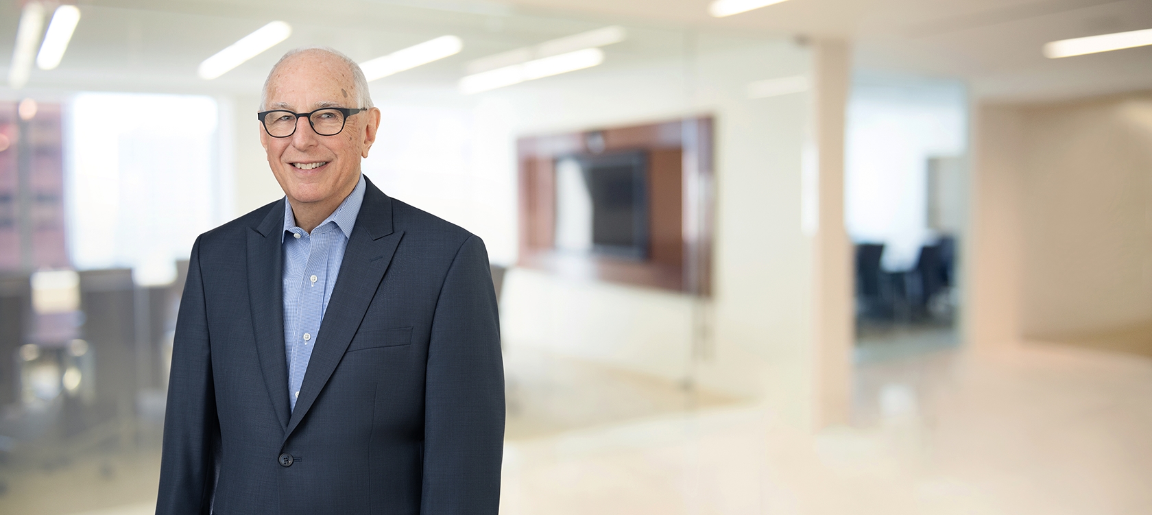 Professional portrait of Robert Kolodney