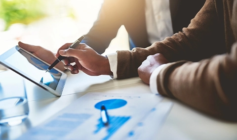 Michael Best Represents Discuss.io in Strategic Combination with Voxco